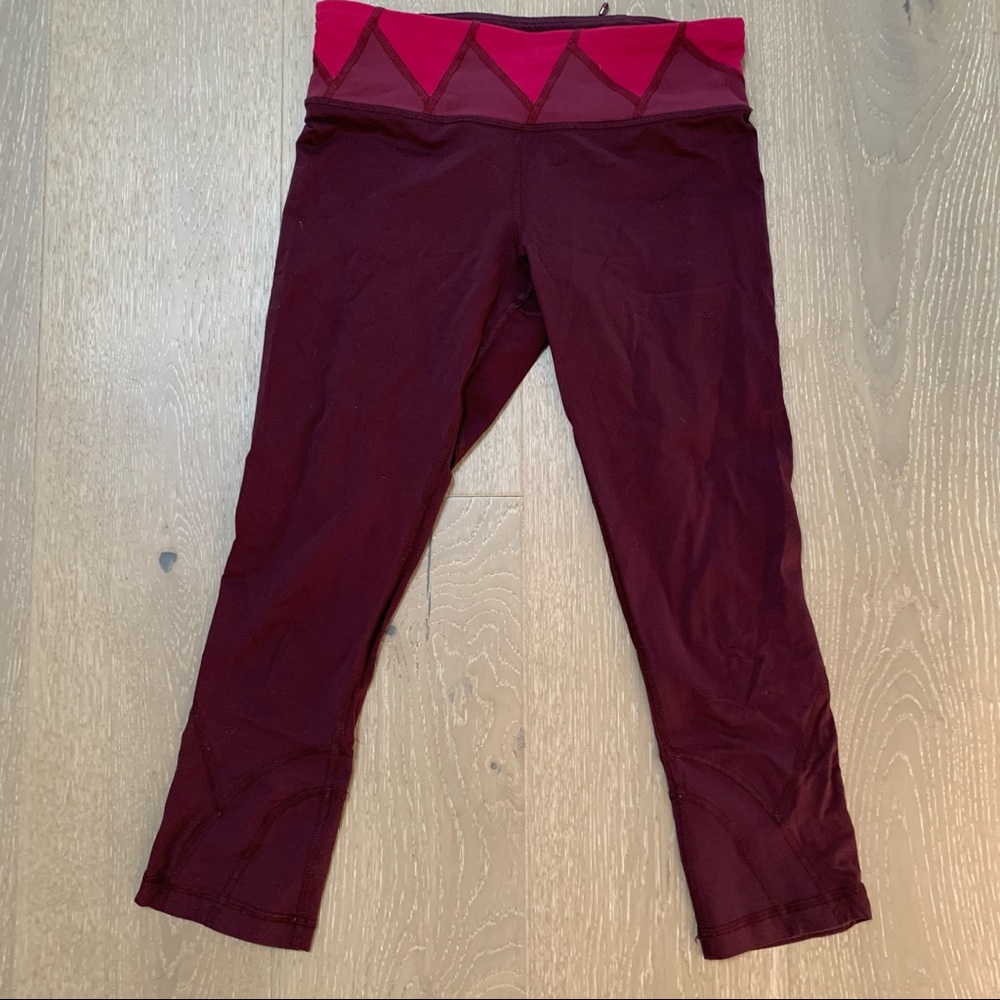 Lululemon cropped leggings.